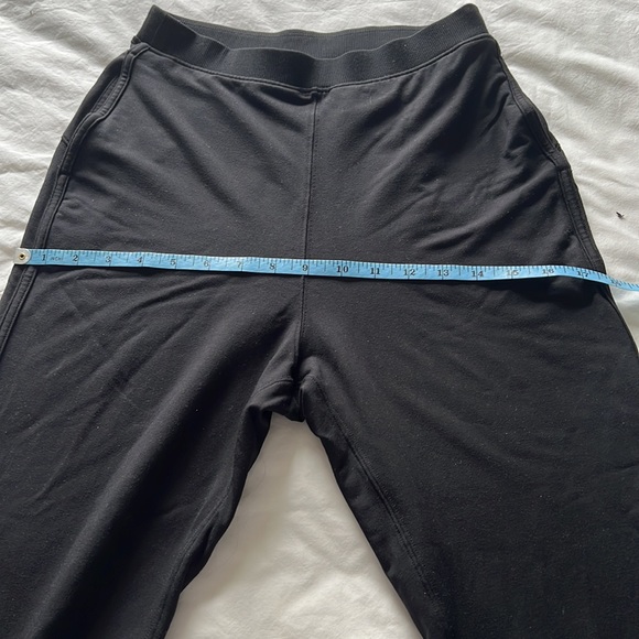 Lululemon pants, straight leg, high rise, black size 4 - Picture 12 of 16